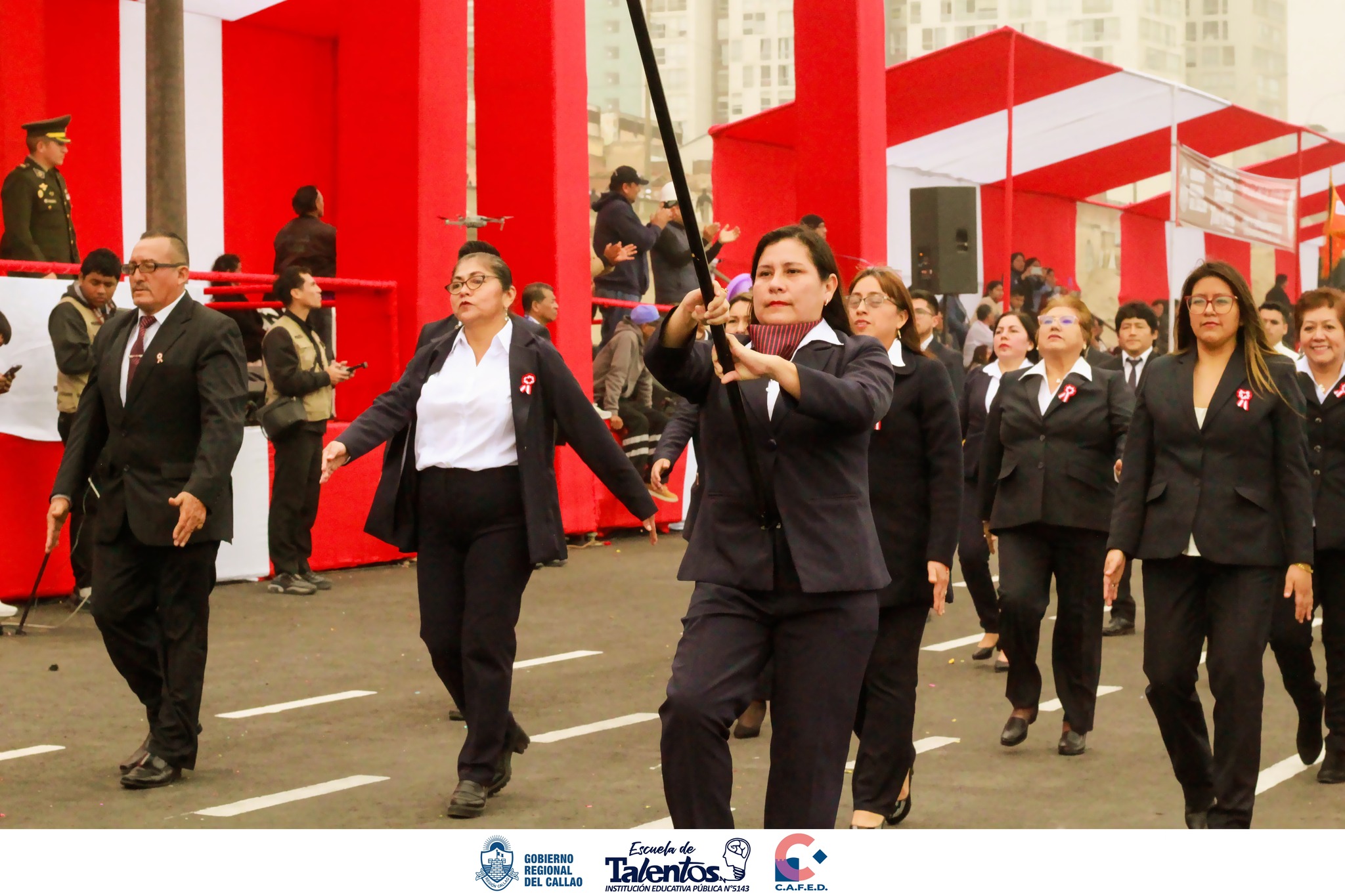 La Escuela de Talentos Brilla en el Desfile Cívico Militar Escolar del Callao